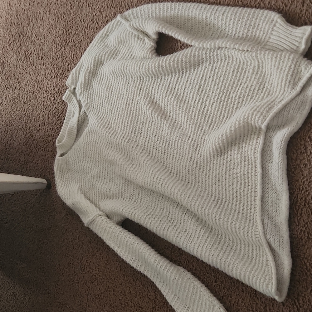 Mossimo white knit sweater with mock neckline